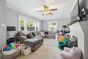 310 E Holly Hill Rd, Thomasville, NC 27360 - Photo 5