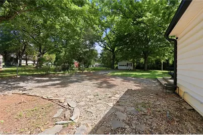 310 E Holly Hill Road, Thomasville, NC 27360 - Photo 25