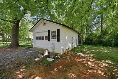 310 E Holly Hill Road, Thomasville, NC 27360 - Photo 35