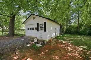 310 E Holly Hill Rd, Thomasville, NC 27360 - Photo 35
