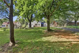 310 E Holly Hill Rd, Thomasville, NC 27360 - Photo 37
