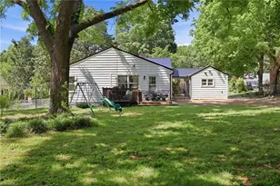 310 E Holly Hill Rd, Thomasville, NC 27360 - Photo 29