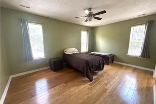1226 Satinwood Dr, Greensboro, NC 27410 - Photo 13