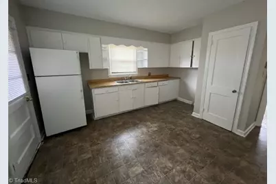 1004 Idlewood Drive, Greensboro, NC 27408 - Photo 5