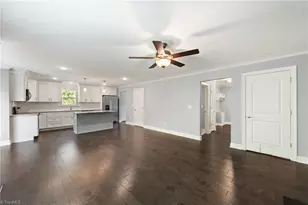 4710 Evie Ct, Winston-Salem, NC 27127 - Photo 9