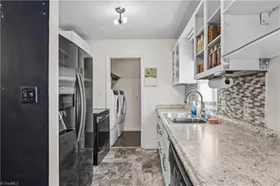 819 Mobile St, High Point, NC 27260 - Photo 9