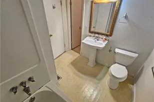 3021 Branderwood Dr, Greensboro, NC 27406 - Photo 23