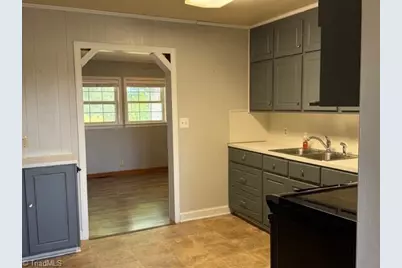 2311 Grooms Road, Reidsville, NC 27320 - Photo 9