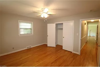 2316 Silas Creek Parkway, Winston-Salem, NC 27103 - Photo 11