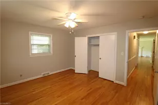 2316 Silas Creek Pkwy, Winston-Salem, NC 27103 - Photo 11