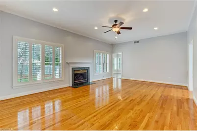 204 W Stonebury Court, Reidsville, NC 27320 - Photo 17