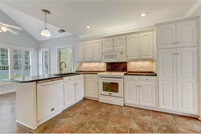 204 W Stonebury Court, Reidsville, NC 27320 - Photo 23