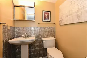 5735 Bramblegate Rd, Greensboro, NC 27409 - Photo 13