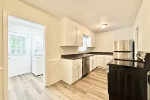 3602 Calvert St, Greensboro, NC 27405 - Photo 9