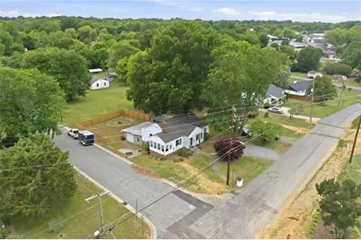 215 Home Avenue, Graham, NC 27253 - Photo 5