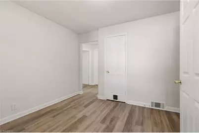 2627 Stratford Drive, Greensboro, NC 27408 - Photo 11