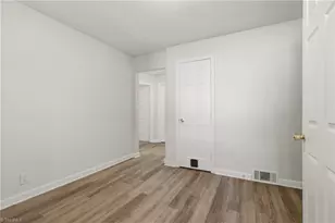 2627 Stratford Dr, Greensboro, NC 27408 - Photo 11