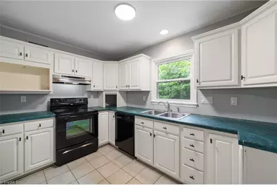 802 Miriam Avenue, High Point, NC 27263 - Photo 13