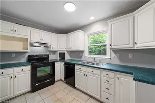 802 Miriam Ave, High Point, NC 27263 - Photo 13