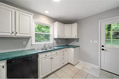 802 Miriam Avenue, High Point, NC 27263 - Photo 17
