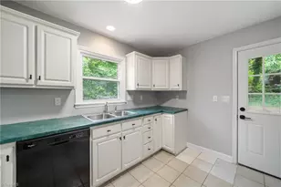 802 Miriam Ave, High Point, NC 27263 - Photo 17