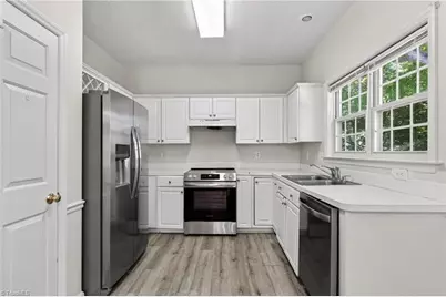 1549 Squires Lane, Kernersville, NC 27284 - Photo 5