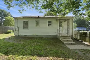 606 Walker Ave, Graham, NC 27253 - Photo 15