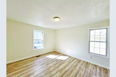 4806 Shady Pine Drive, Greensboro, NC 27455 - Photo 9