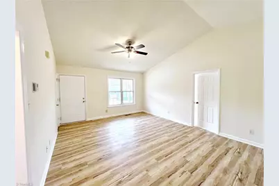 4806 Shady Pine Drive, Greensboro, NC 27455 - Photo 3