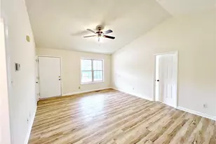 4806 Shady Pine Dr, Greensboro, NC 27455 - Photo 3