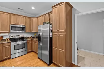 3075 Renaissance Parkway, Jamestown, NC 27282 - Photo 13