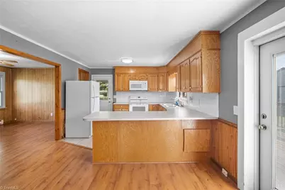 287 Holly Avenue, Mount Airy, NC 27030 - Photo 9