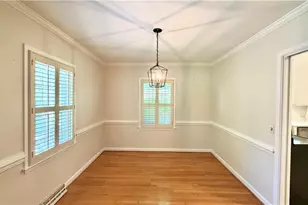 102 Forestdale Dr, Greensboro, NC 27403 - Photo 7