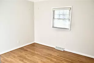 102 Forestdale Dr, Greensboro, NC 27403 - Photo 11