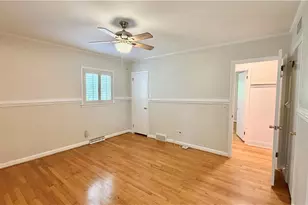 102 Forestdale Dr, Greensboro, NC 27403 - Photo 17