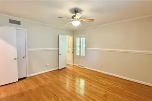 102 Forestdale Dr, Greensboro, NC 27403 - Photo 15