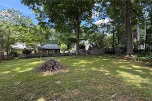 102 Forestdale Dr, Greensboro, NC 27403 - Photo 35