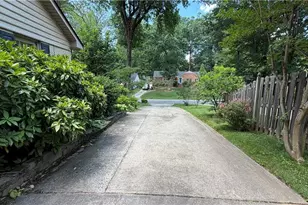 102 Forestdale Dr, Greensboro, NC 27403 - Photo 39