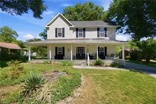 206 3rd Ave, Taylorsville, NC 28681 - Photo 1