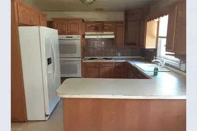 1546 Harvest Drive, Winston-Salem, NC 27101 - Photo 11