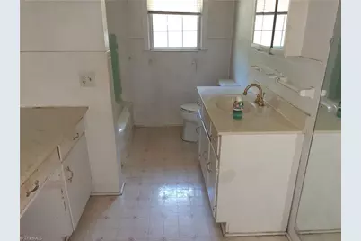 1546 Harvest Drive, Winston-Salem, NC 27101 - Photo 15