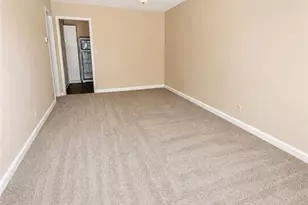 2804 Carriage Dr, Winston-Salem, NC 27106 - Photo 3