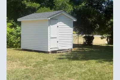 401 N 4th Avenue, Mayodan, NC 27027 - Photo 21