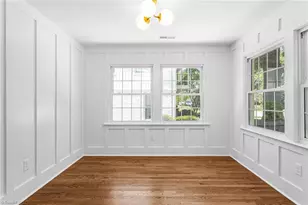 1109 Buckingham Rd, Greensboro, NC 27408 - Photo 9