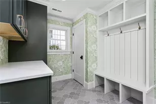 1109 Buckingham Rd, Greensboro, NC 27408 - Photo 21