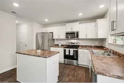5105 Black Forest Drive, Greensboro, NC 27405 - Photo 9