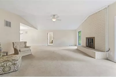 1021 Benjamin Parkway, Greensboro, NC 27408 - Photo 5