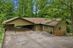 1021 Benjamin Pkwy, Greensboro, NC 27408 - Photo 1