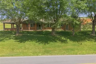 954-1 Parsonsville Rd, Purlear, NC 28665 - Photo 5