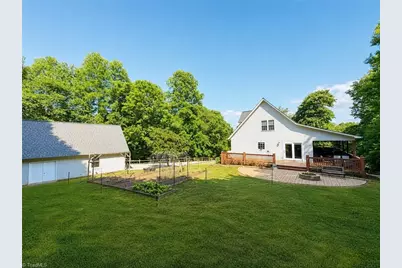 2472 Hamby Mountain Road, Wilkesboro, NC 28697 - Photo 3